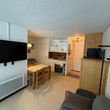 Appartement Pieds Des Pistes Reallon Exterior photo