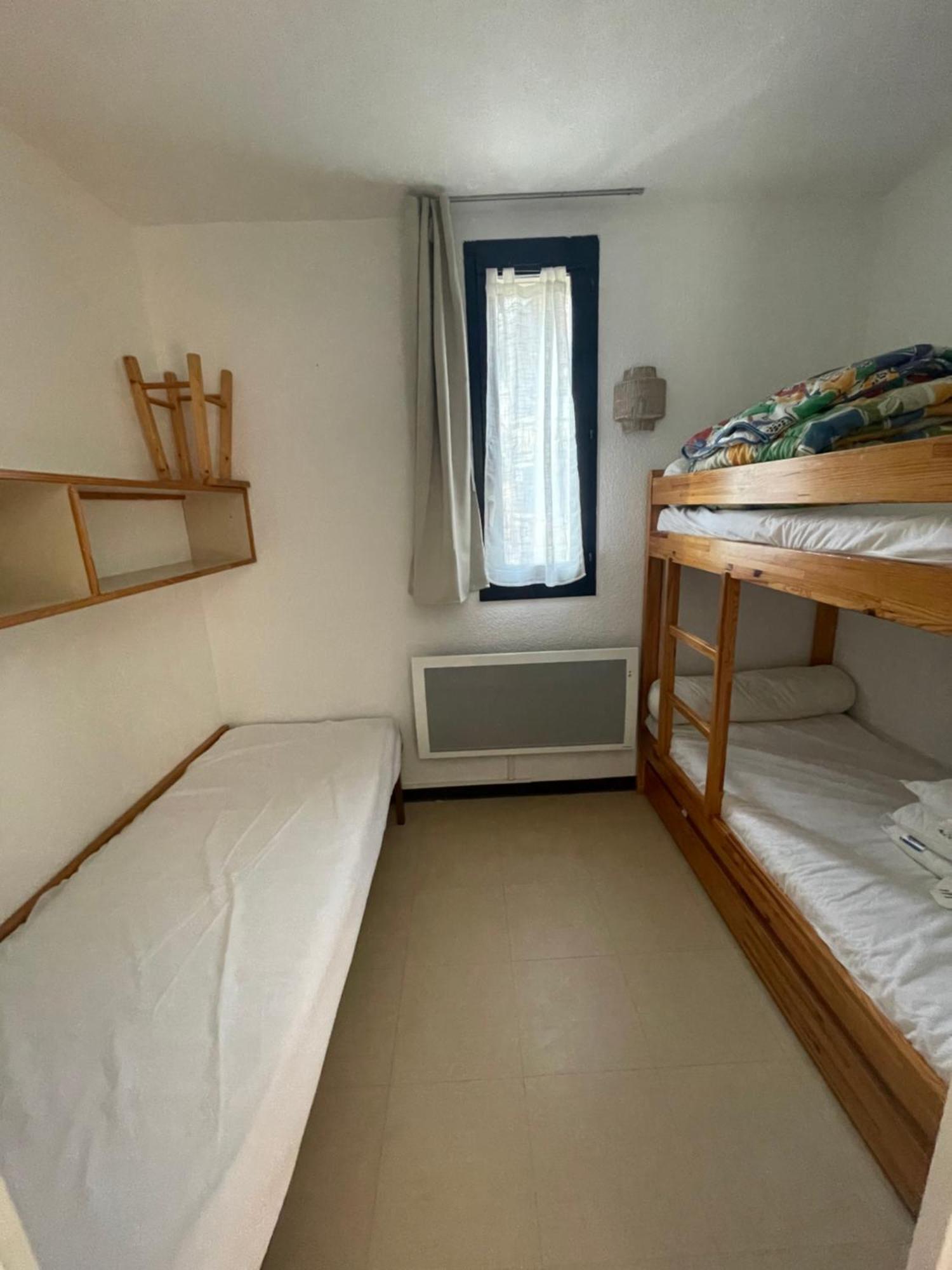 Appartement Pieds Des Pistes Reallon Exterior photo